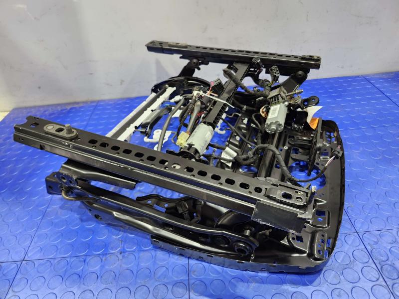 2018 Audi Q7 Seat Track