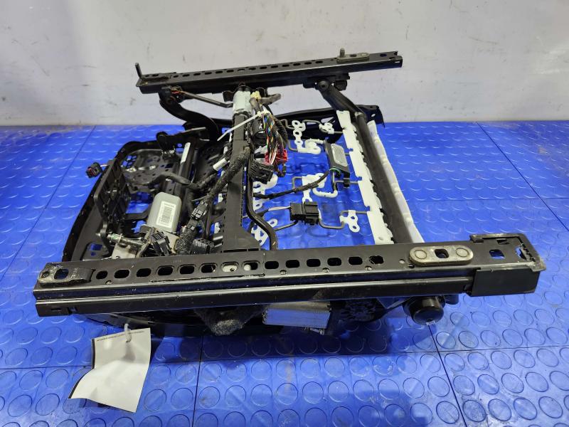 2018 Audi Q7 Seat Track