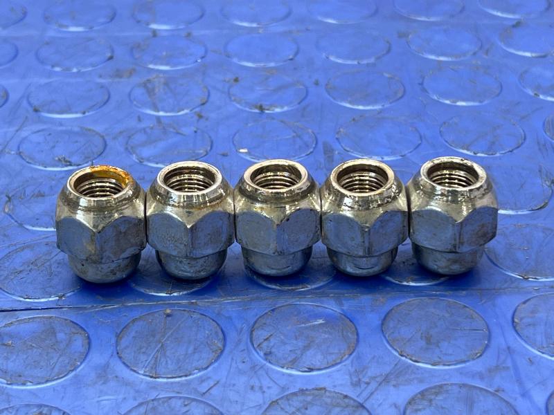 2020 Nissan Altima Lug Nuts
