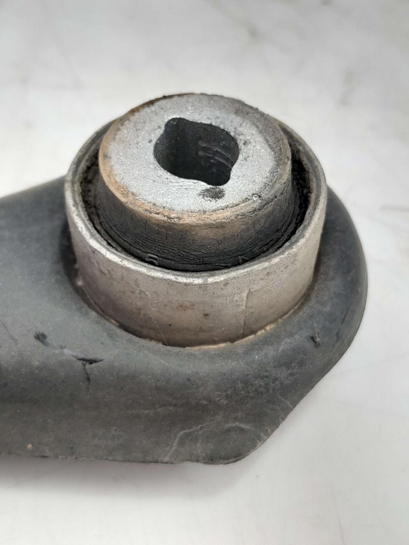 2017 Jeep Renegade Lower Control Arm Rr