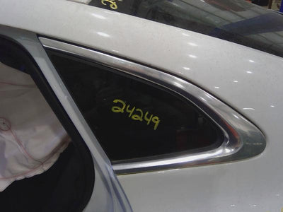 2018 Chevrolet Malibu Quarter Glass/Window