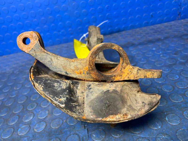 1986 1987 Honda Accord Front Spindle Knuckle with Hub LH Driver Side OEM 51215SE0903