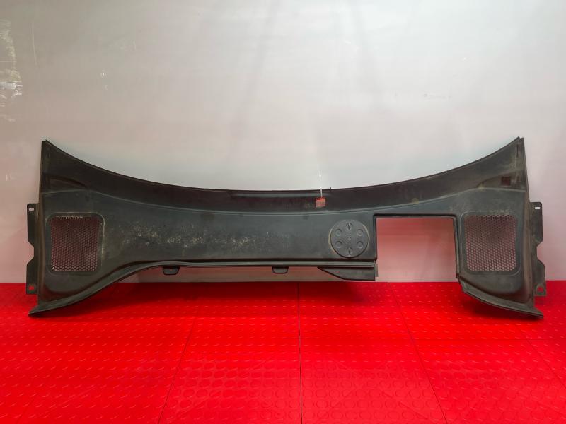 2011-2018 Volvo S60 Cowl Grille Cover Panel Air Inlet Genuine OEM 31402672