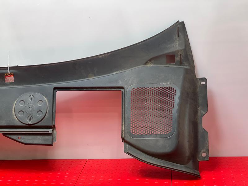 2011-2018 Volvo S60 Cowl Grille Cover Panel Air Inlet Genuine OEM 31402672