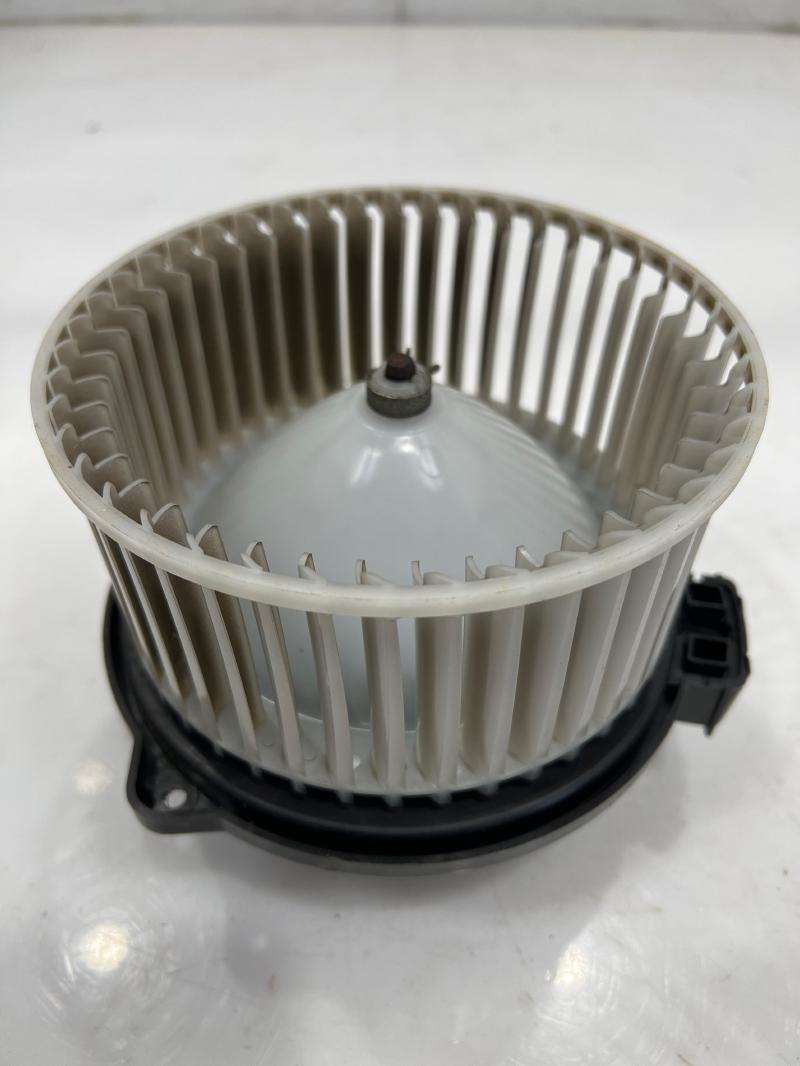 2013 - 2017 Subaru XV Crosstrek Heater AC Blower Motor Assembly OEM 72223FJ000