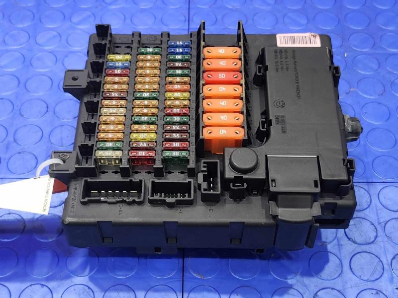 2003-2008 BMW Z4 Trunk Fuse Box Relay Junction Block Genuine OEM 61148384629