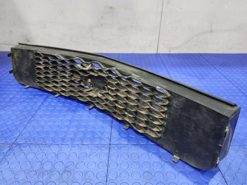 2006 Ford Mustang Grille