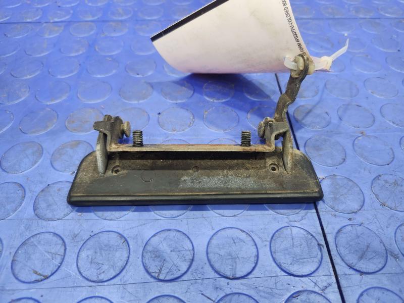 1992 Isuzu NPR Outside Door Handle