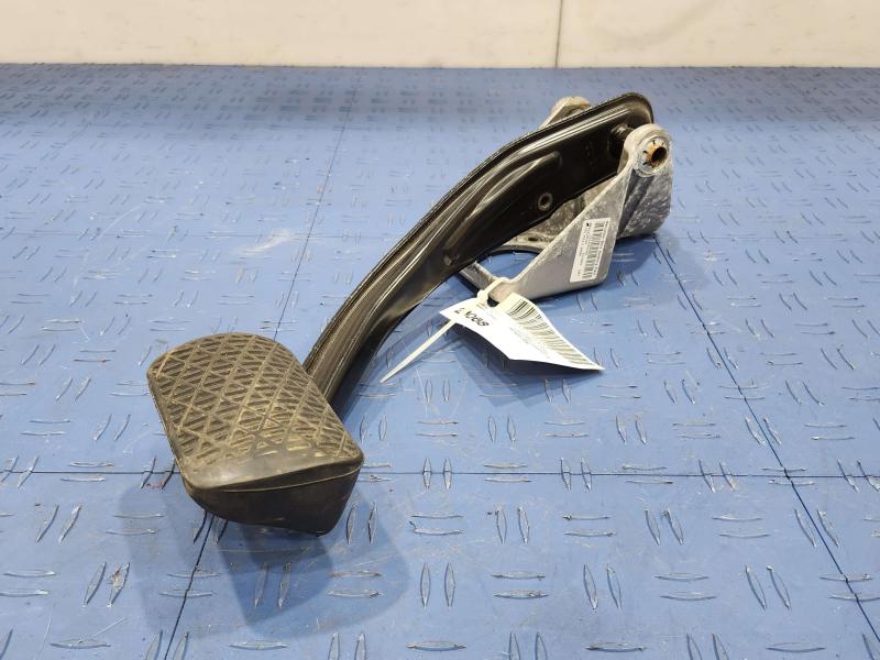 2006-2011 Mercedes-Benz ML W164 OEM Brake Pedal Assembly Genuine 1642901901