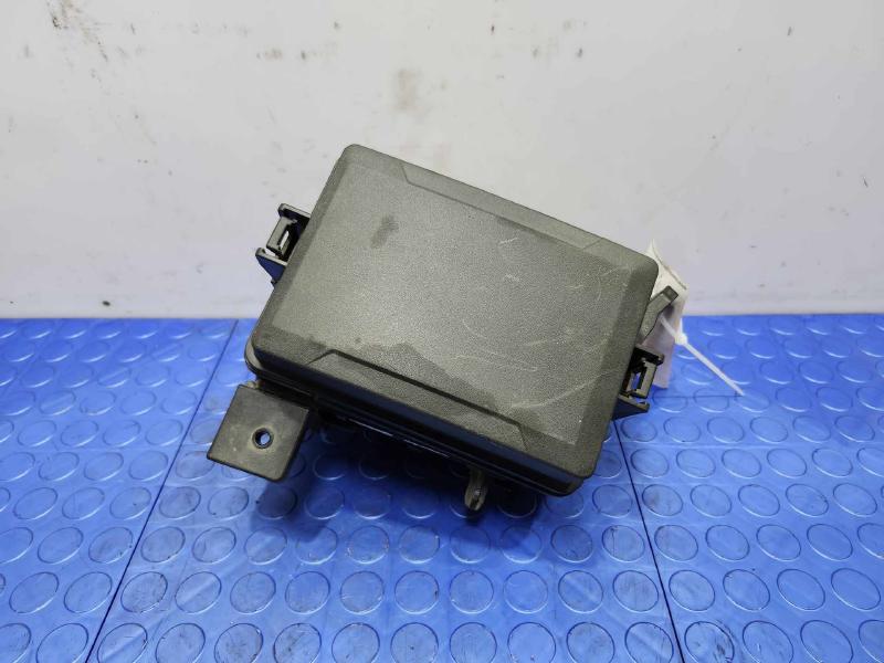 2018-2019 Kia Rio Engine Fuse Box Relay Junction Block Genuine OEM 91205-H9520