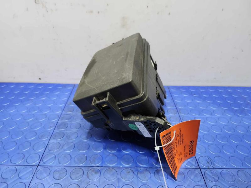 2018-2019 Kia Rio Engine Fuse Box Relay Junction Block Genuine OEM 91205-H9520