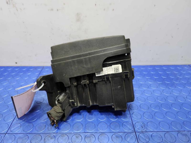 2018-2019 Kia Rio Engine Fuse Box Relay Junction Block Genuine OEM 91205-H9520