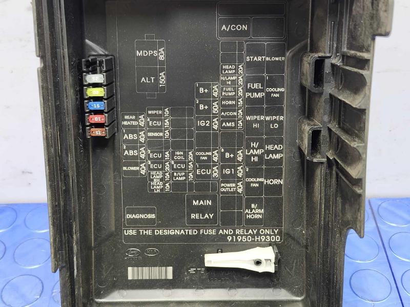 2018-2019 Kia Rio Engine Fuse Box Relay Junction Block Genuine OEM 91205-H9520