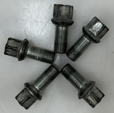 2013 Volkswagen Passat Lug Nuts