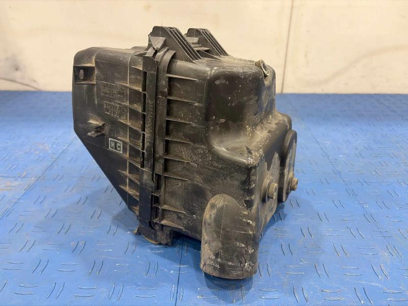2007 Toyota RAV4 Air Cleaner