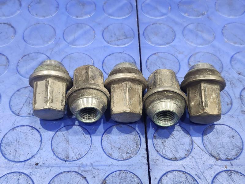 2017 Chevrolet Malibu Lug Nuts