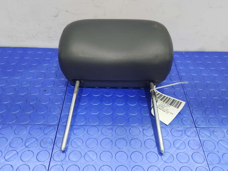 2004 Ford Explorer Headrest