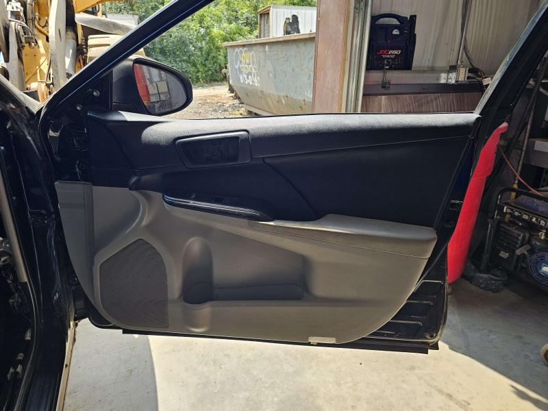 2013 Toyota Camry Front Door Trim Panel
