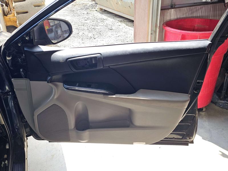 2013 Toyota Camry Front Door Trim Panel