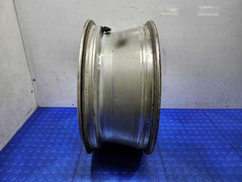 2015 Subaru Legacy Wheel