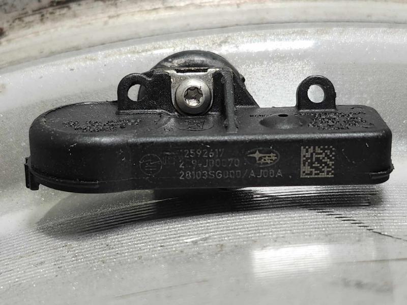 2015 Subaru Legacy Wheel