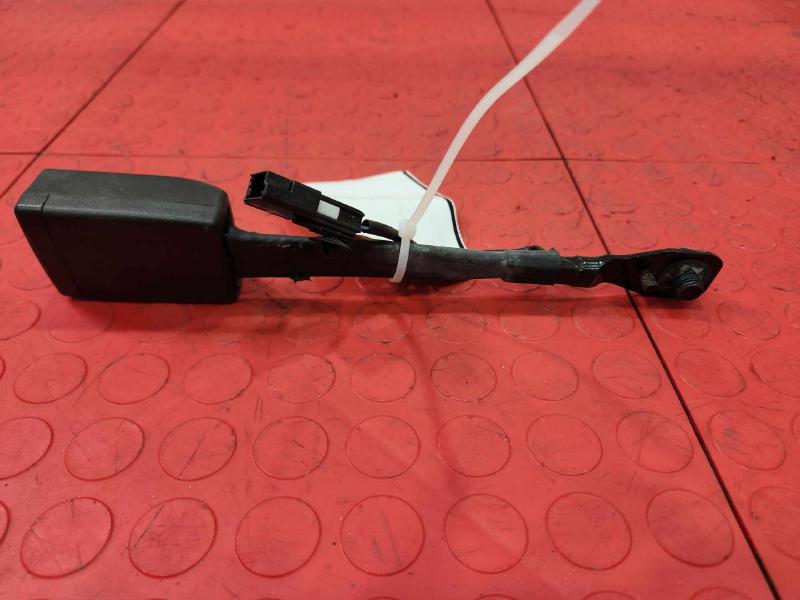 2015 Buick Regal Front Seat Belt