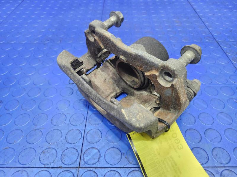 2016 Nissan Rogue Caliper
