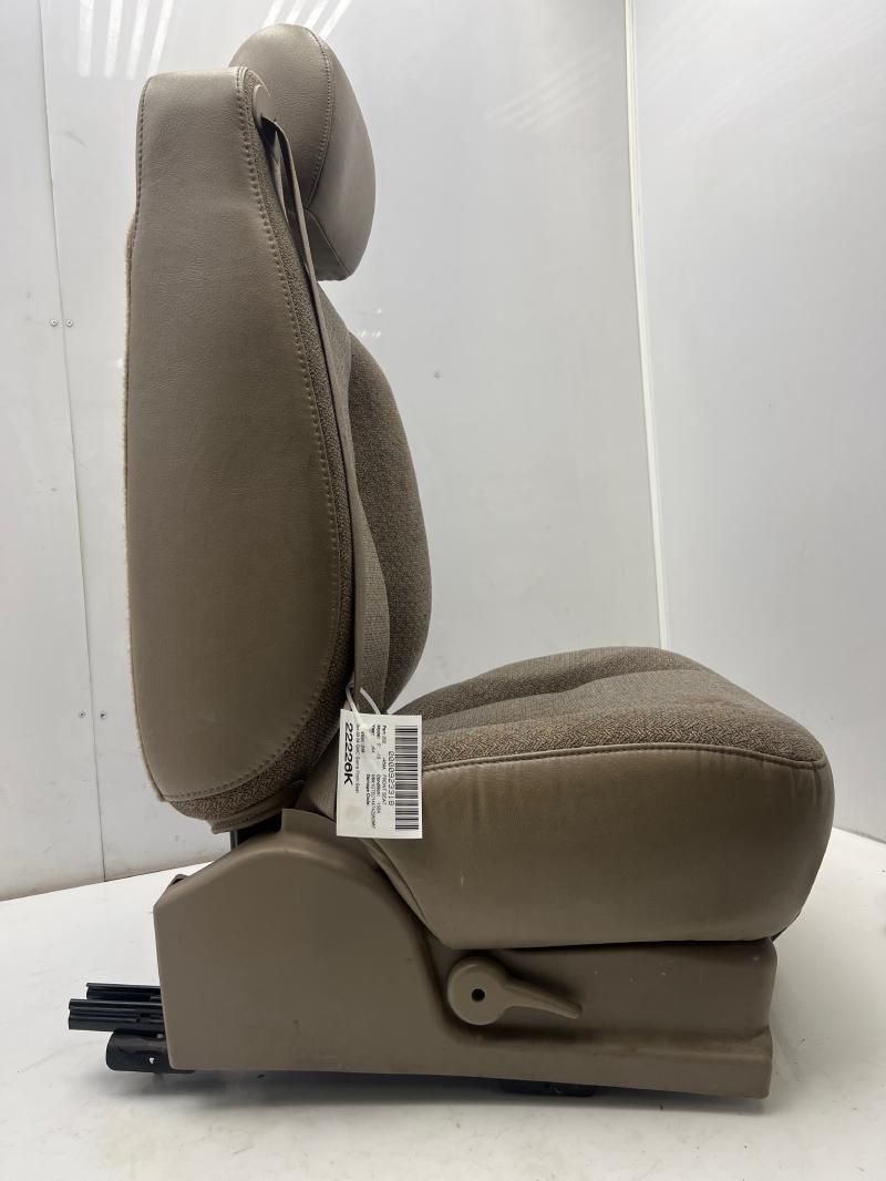 2004 GMC Sierra 1500 Front Seat