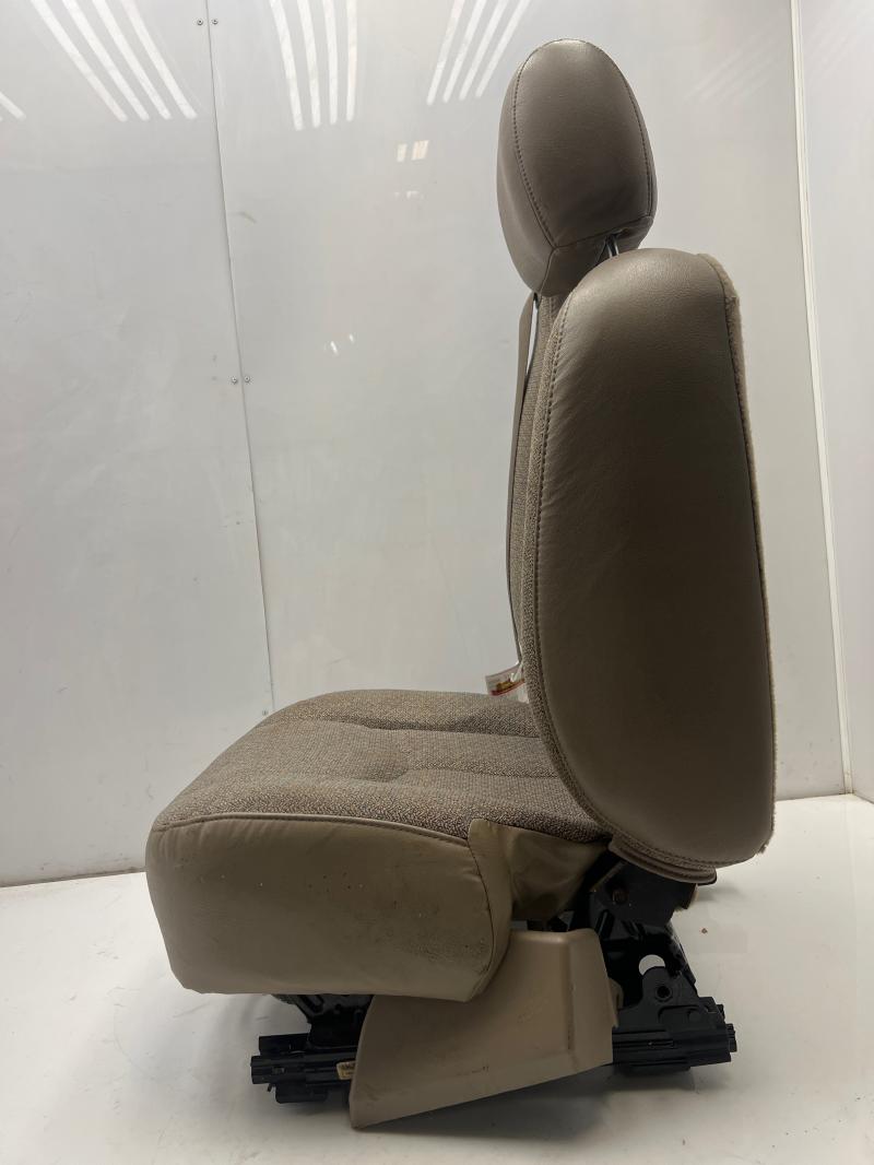2004 GMC Sierra 1500 Front Seat