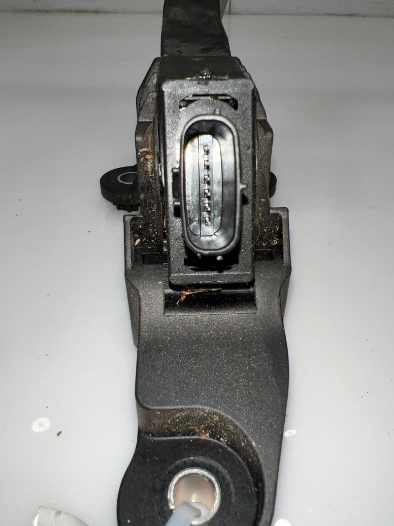 2016 - 2020 Hyundai Elantra Sedan Accelerator Pedal Assembly OEM 32700-F2100