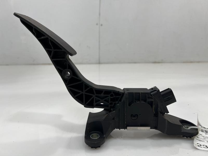 2016 - 2020 Hyundai Elantra Sedan Accelerator Pedal Assembly OEM 32700-F2100