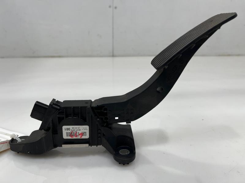 2016 - 2020 Hyundai Elantra Sedan Accelerator Pedal Assembly OEM 32700-F2100