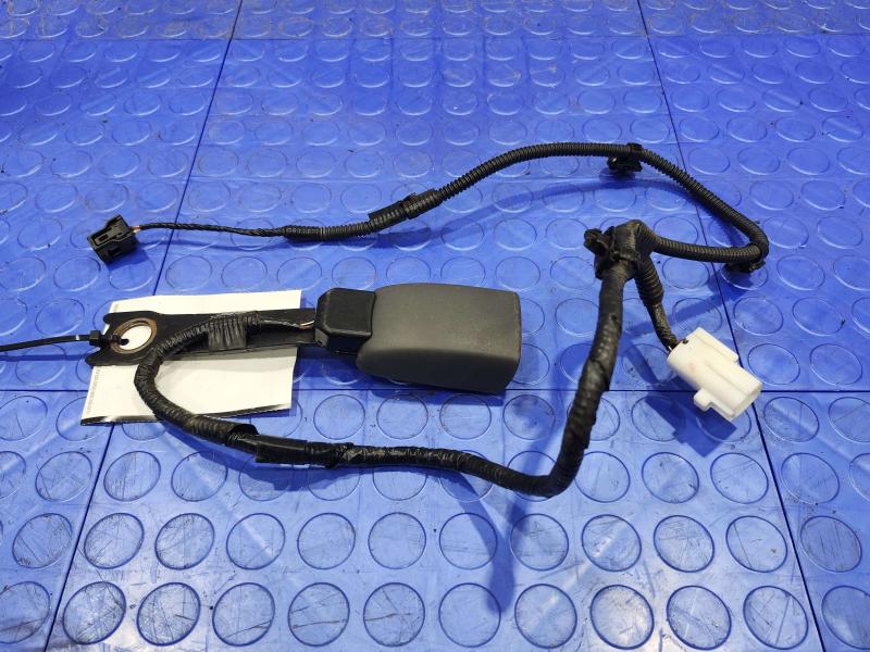 2010 Toyota Prius Front Seat Belt