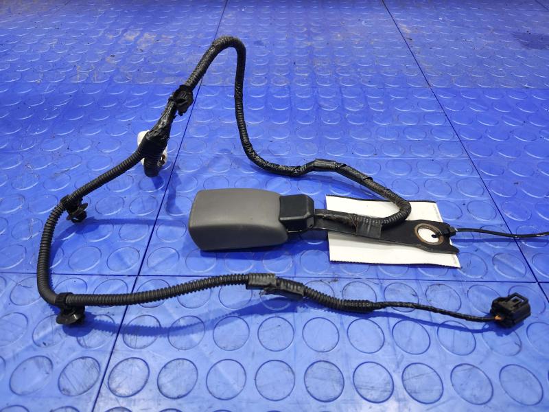 2010 Toyota Prius Front Seat Belt