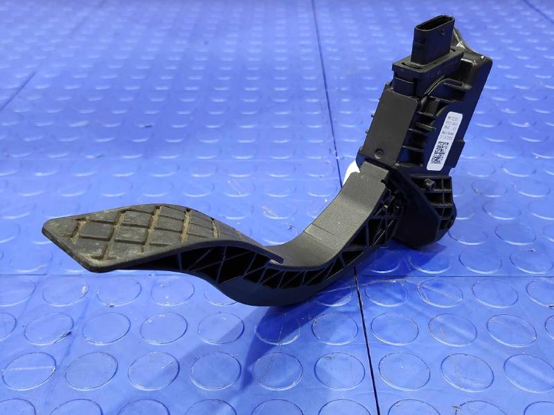 2017-2024 Audi Q7 Accelerator Pedal Assembly Genuine OEM Part 8W1723523