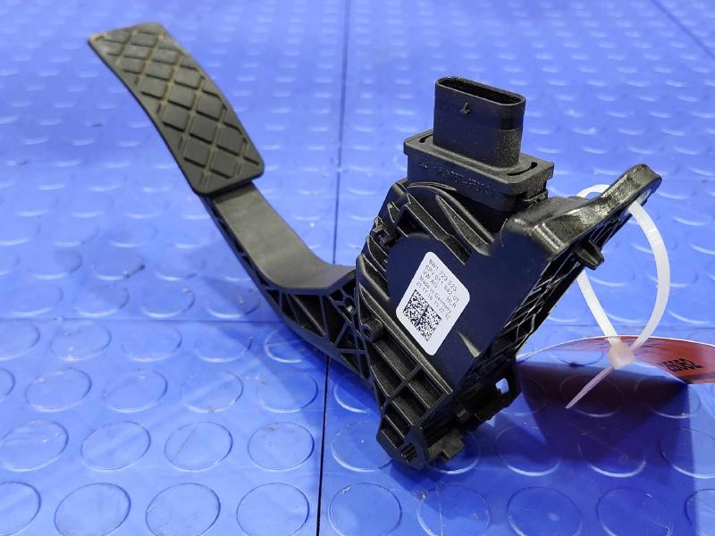 2017-2024 Audi Q7 Accelerator Pedal Assembly Genuine OEM Part 8W1723523