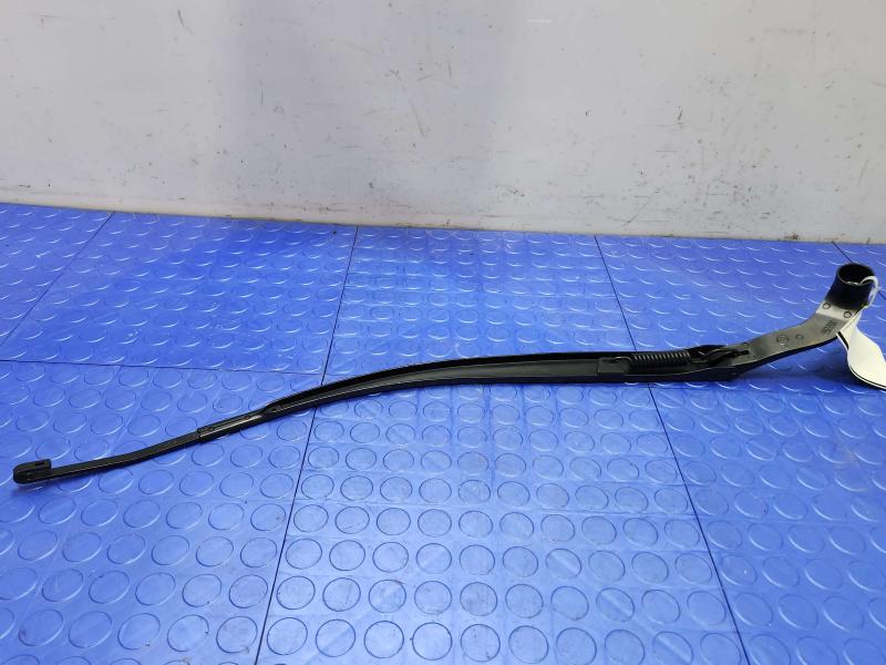 2015 Infiniti Q50 Wiper Arm