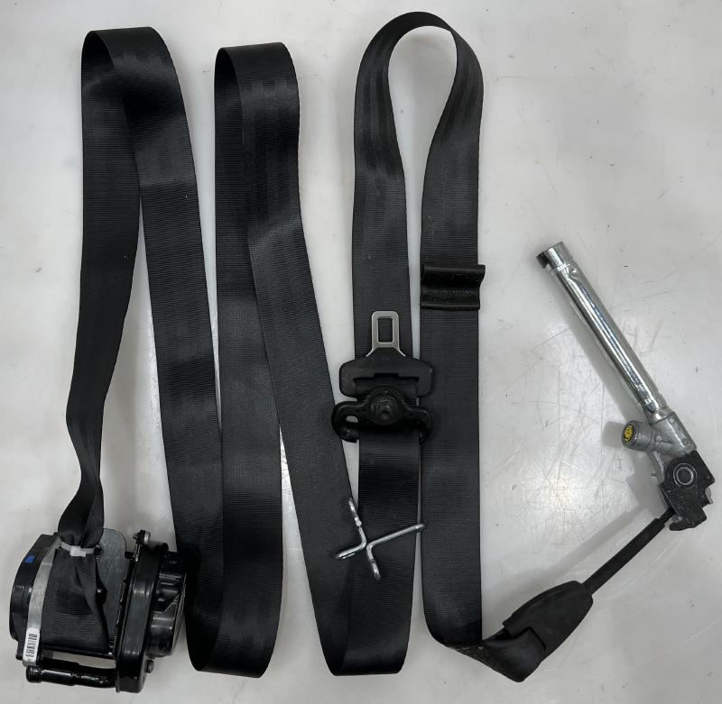 2013 - 2018 Ford Focus Front Seat Belt Retractor w/ Pretensioner RH Passenger Side Black OEM DM5Z54611B08DB