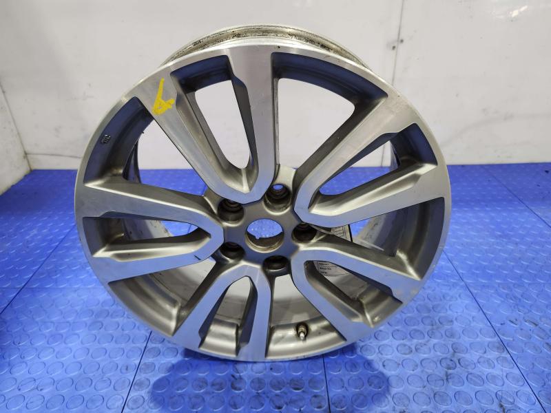2013 Nissan Pathfinder Wheel