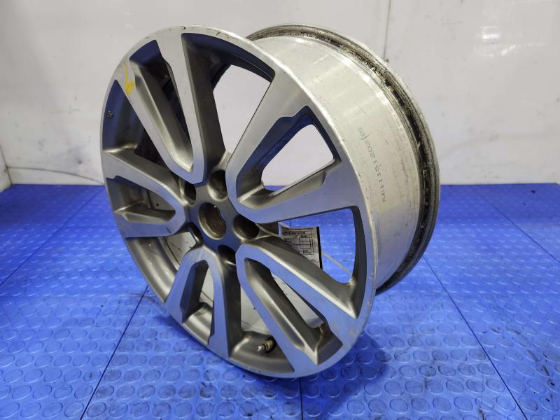 2013 Nissan Pathfinder Wheel