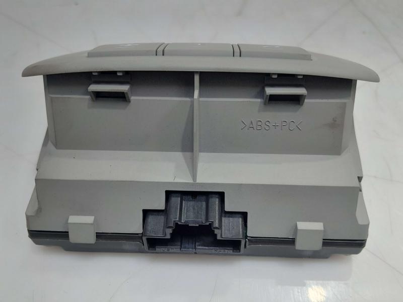 2006-2011 Cadillac DTS Rear Auxiliay Temperature Climate Controls - Gray OEM 15831736