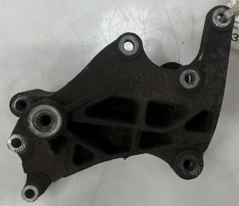 2009 Jeep Patriot Alternator Bracket