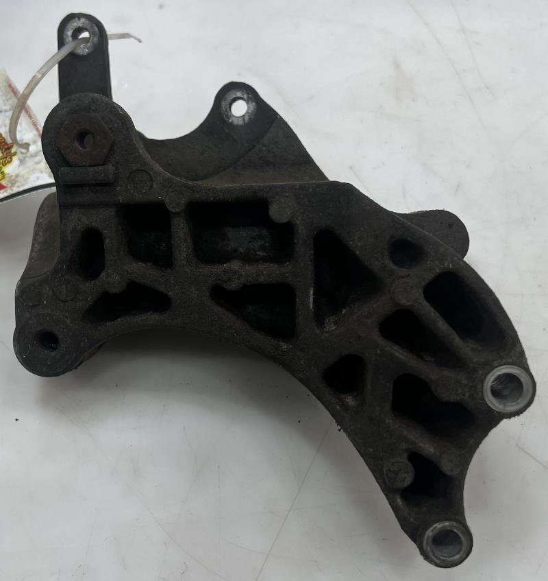 2009 Jeep Patriot Alternator Bracket