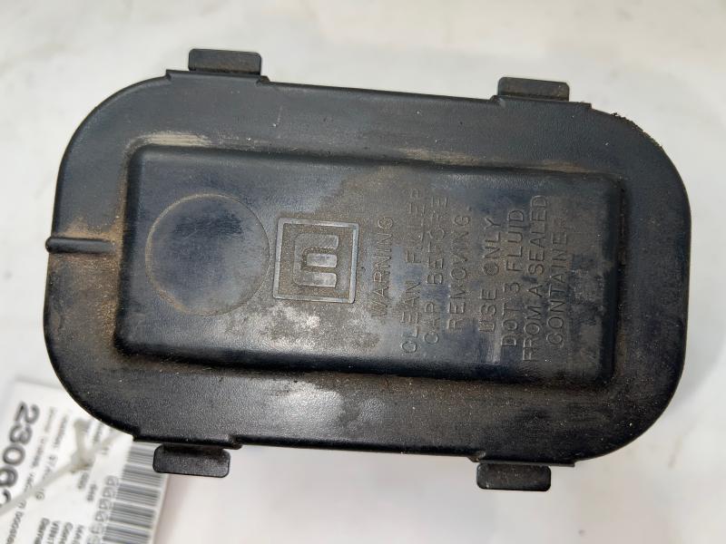 1989 Chevrolet Silverado 1500 Master Cylinder