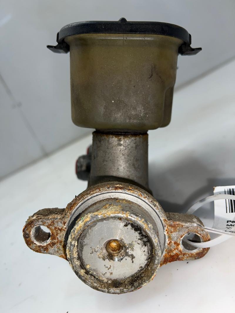 1989 Chevrolet Silverado 1500 Master Cylinder