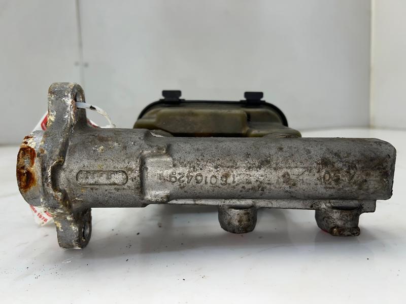 1989 Chevrolet Silverado 1500 Master Cylinder