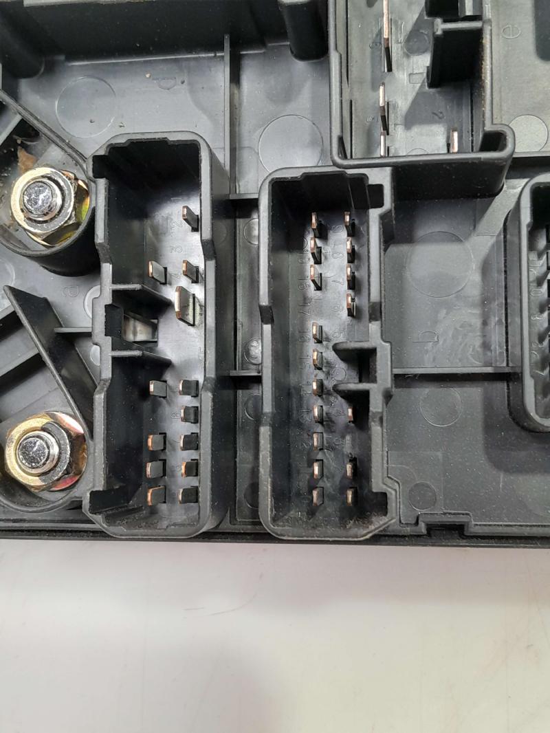 2005 Subaru Legacy Engine Fuse Box