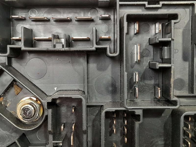 2005 Subaru Legacy Engine Fuse Box