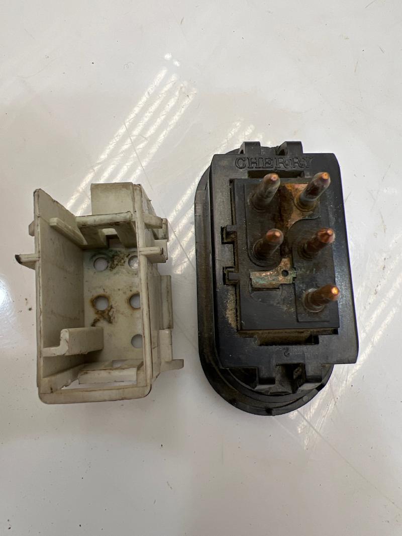 1988-94 Chevy GMC C/K Truck Power Lock Switch Control Button 15646348 OEM