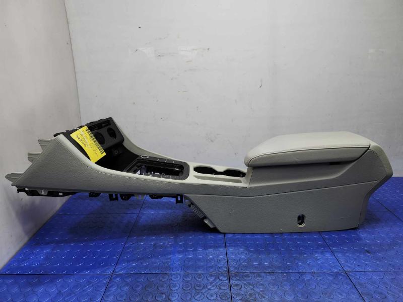 2019 Volkswagen Jetta Front Console